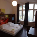 Hotel 103