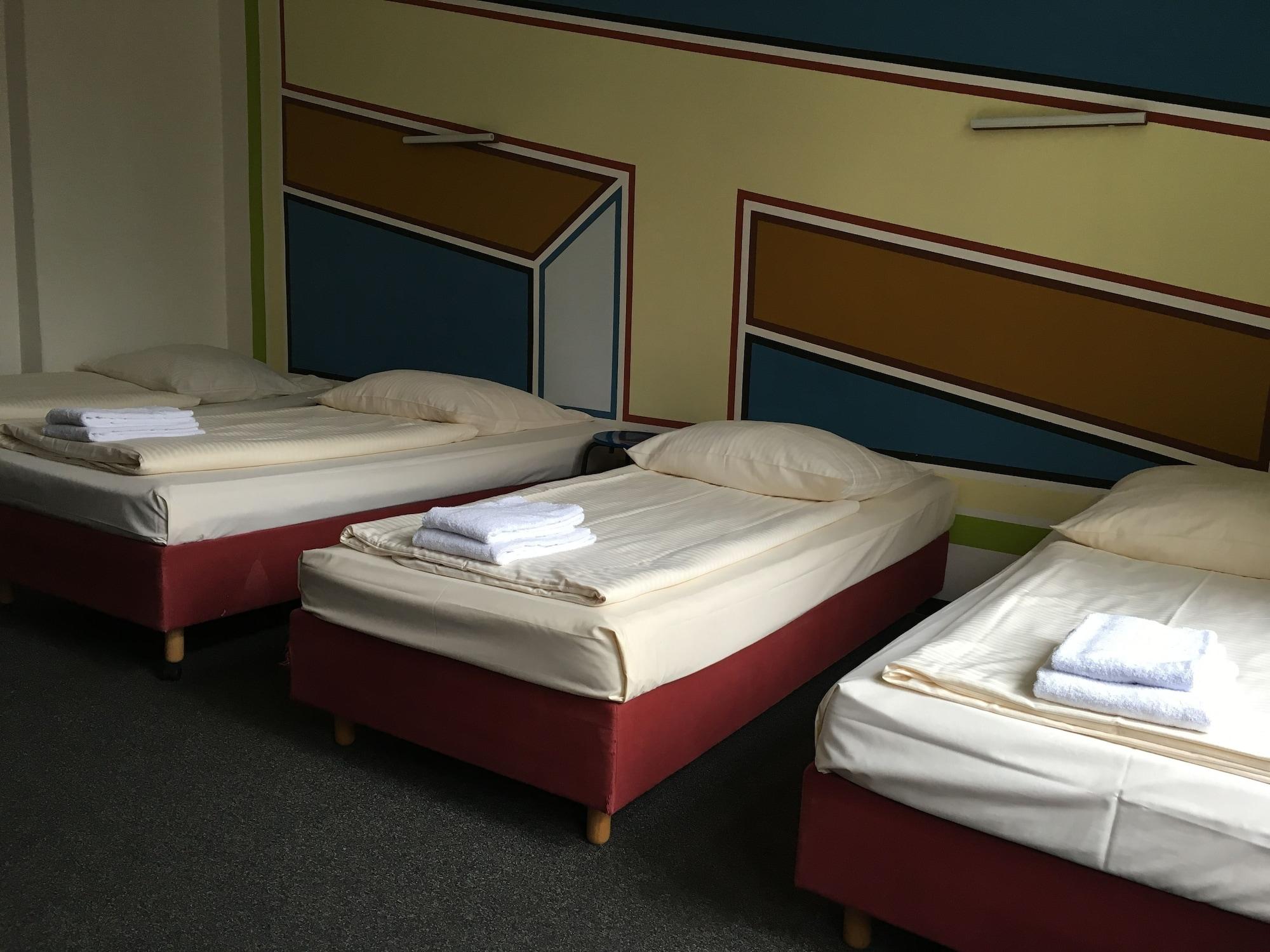 Hotel 103
