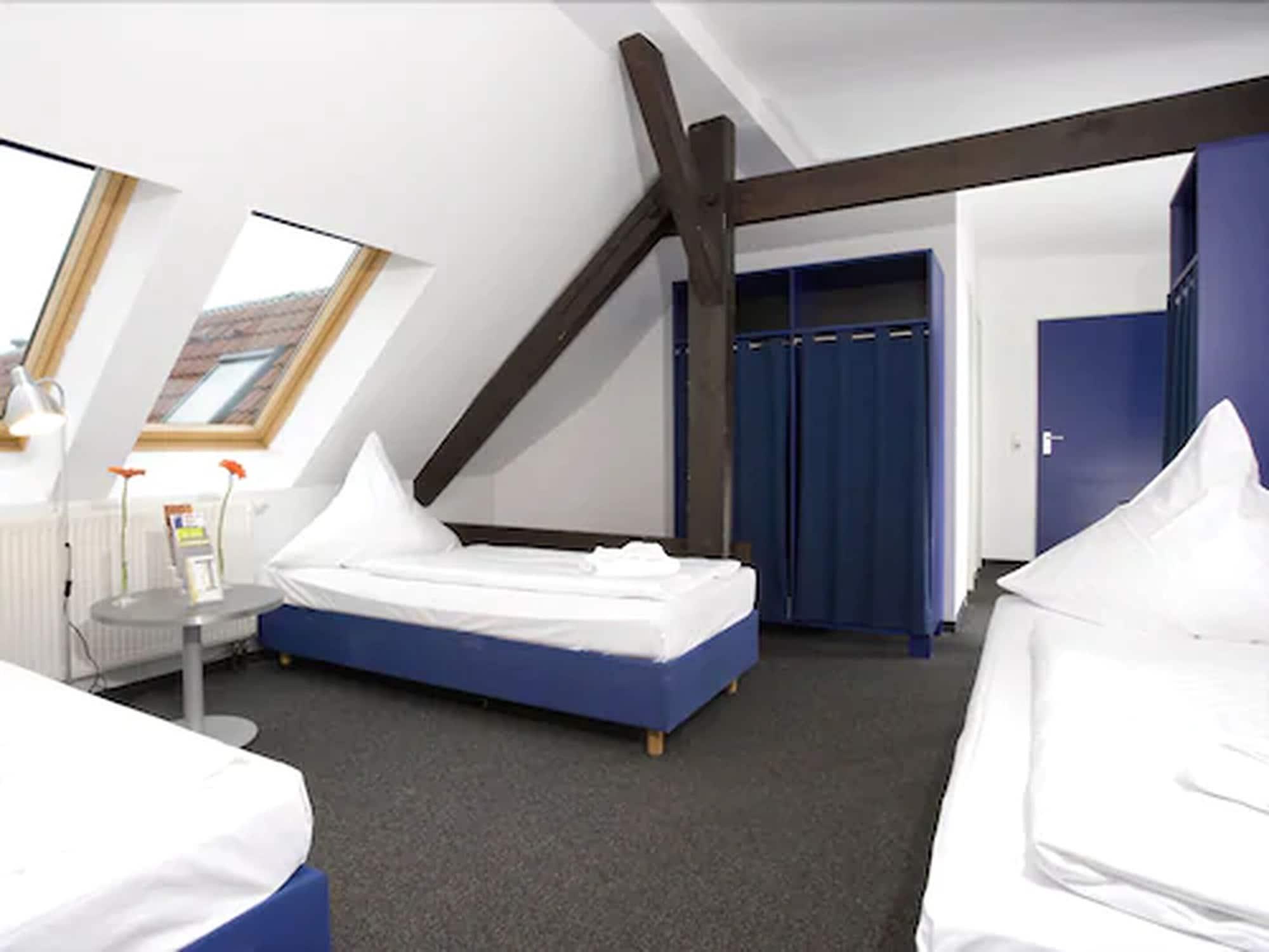 Hotel 103