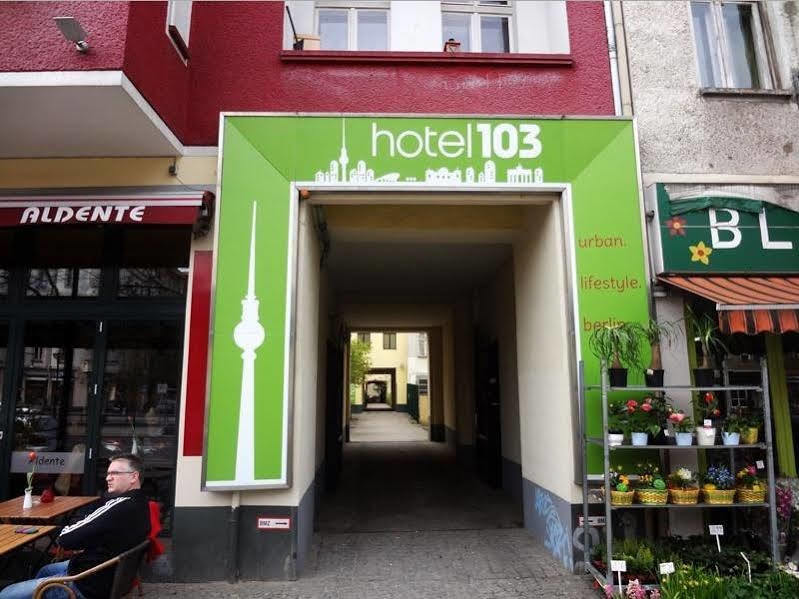Hotel 103 2*
